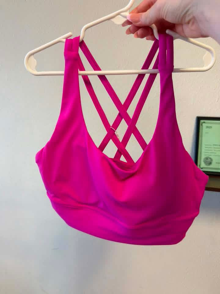 Lu-Alike Strappy Sports Bra